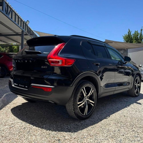 Volvo XC40 Mild Hybrid 2021 Like New, R Design, AWD, Petrol