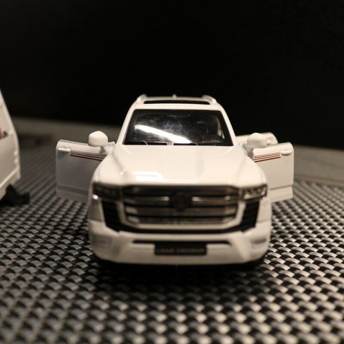 Metal Toy Car Toyota Land Cruiser with Caravan 300 new, white with light and sound