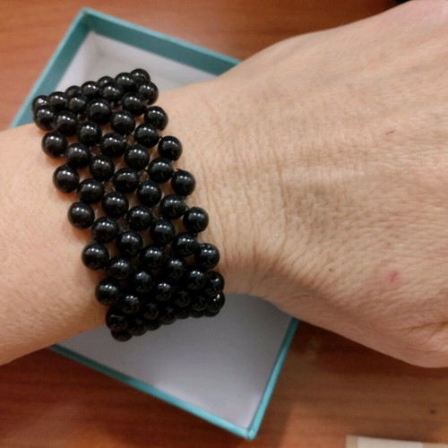 Bracelet like new, elegant and lightweight