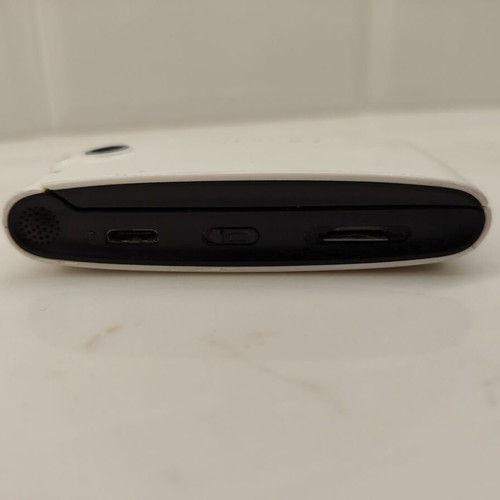 O2 Cocoon vintage clamshell phone with LED display