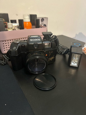 Vintage toy cameras used Sony Big Royal View and Canon Royal-I