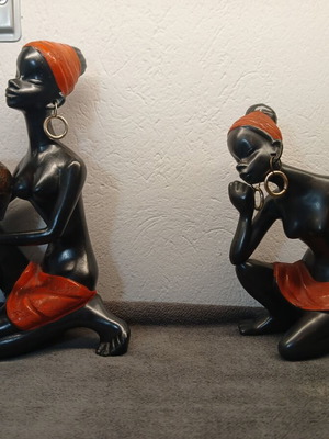 Japanese decorative figurines