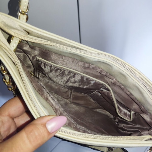 Shoulder bag with fringes and gold details, like new, beige suede leather