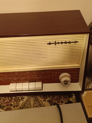 Vintage ραδιόφωνο Sierra III με ξύλινο περίβλημα, σε πολύ καλή κατάσταση