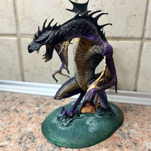 Wyvern miniature like new, painted with custom base