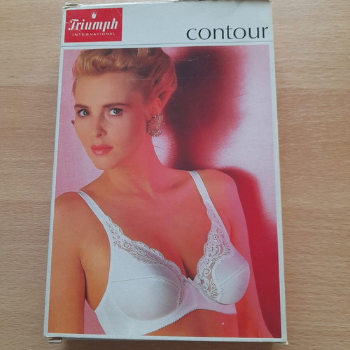 Triumph Amourette bra 80 cup C new in champagne color