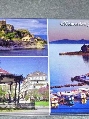 Tin box Corfu in very good condition