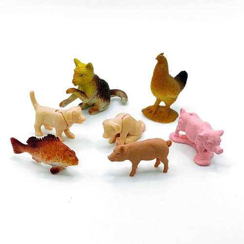 Vintage animal figures 7 pieces like new
