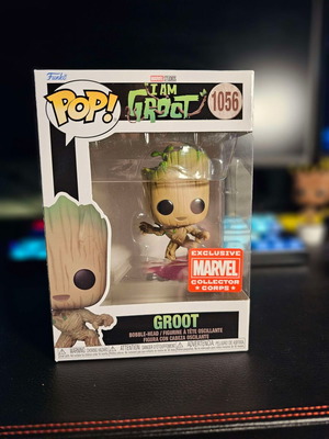 Funko Pop Groot #1056 new Marvel Collector Corps