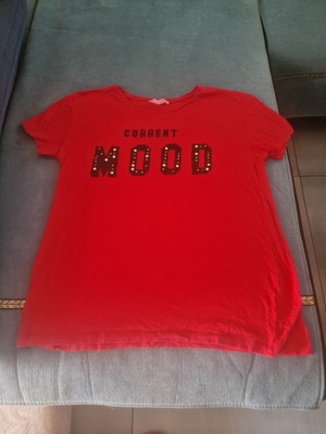 Current Mood Red Graphic Tee Pink Woman size M like new
