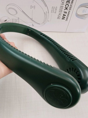 Neck fan like new