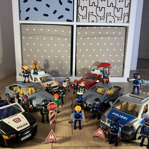 Playmobil Police Bundle used, 6 vehicles, 19 figures, accessories, lights & sound