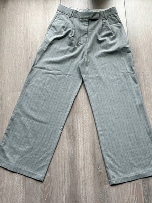 Bershka women's pants grey pattern like new, size XS