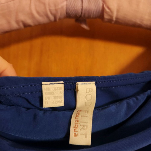 Blue dress tight with ruching and long sleeve