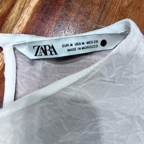 Zara shirt blouse with feather like new, white size M