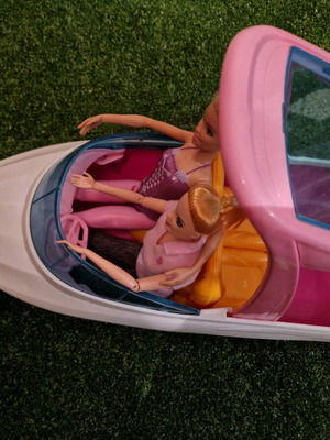 Barbie Σκάφος μεγάλο σαν καινούργιο μαζί με 2 Barbie