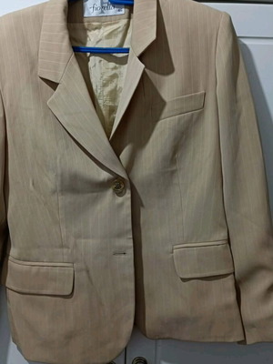 Fiorella beige jacket