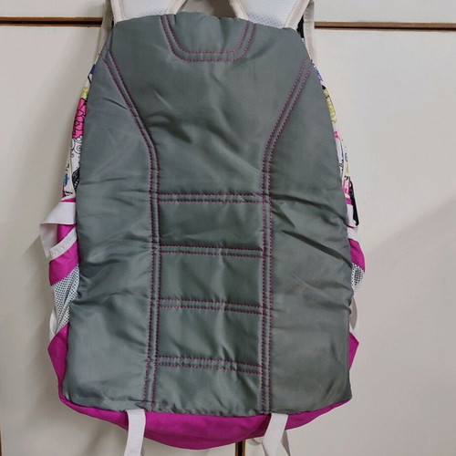 School bag like new with 5 compartments and 2 side mesh openings