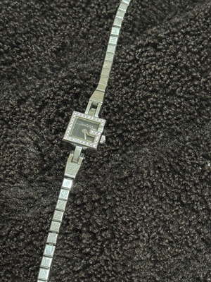 Gucci watch like new