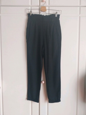 Bershka pants black like new, fabric with elastic waist