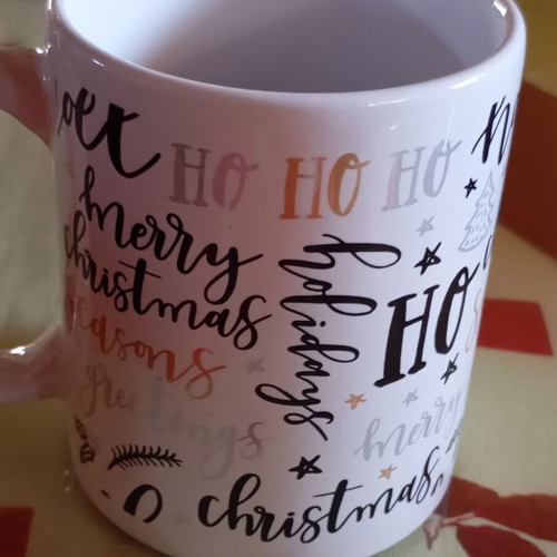 Christmas mugs set, 5 with handles and 1 with silicone lid