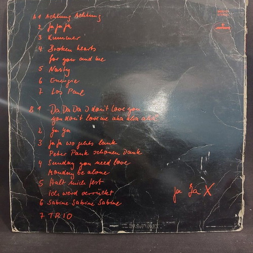 Trio vinyl record used in very good condition, rock