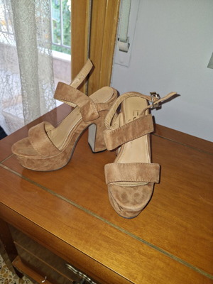 Suede tan sandals like new, size 37