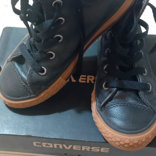Converse leather shoes size 29 like new