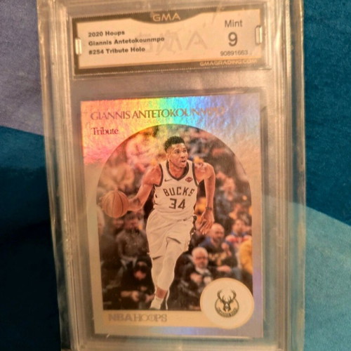 Giannis Antetokounmpo collectible card Holo - GMA Mint 9 like new