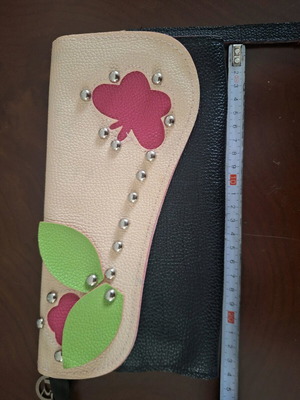 Women's clutch wallet like new, handheld