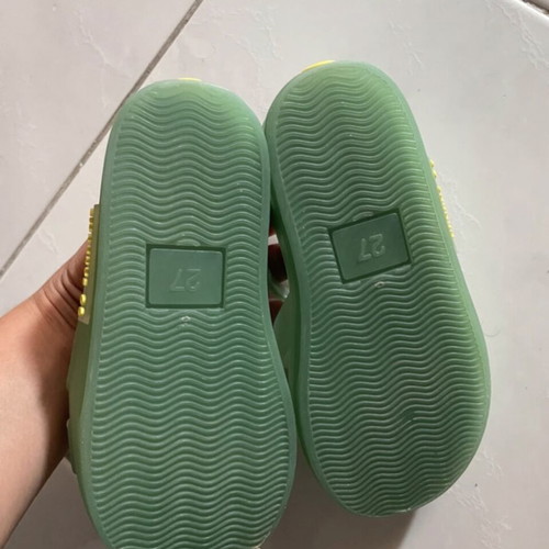 Go banana’s green beach shoes size 27 new