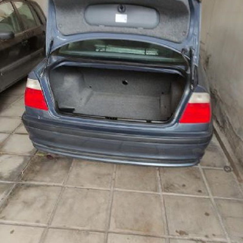 BMW 318i 2003 sedan used with many extras