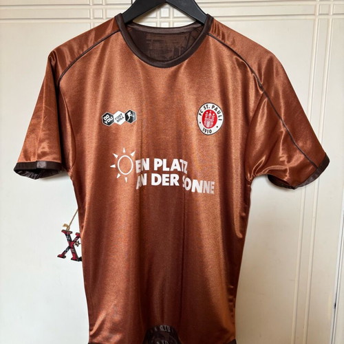 St. Pauli football jersey double-sided size S like new