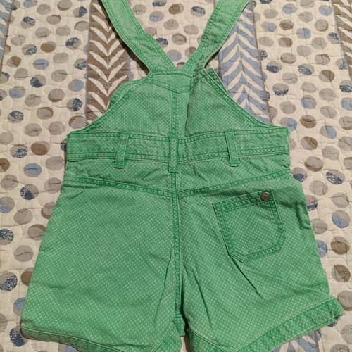 Baby clothing set like new with gifts for 1-month-old