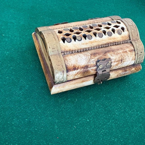 Jewelry box camel bone with brass details like new