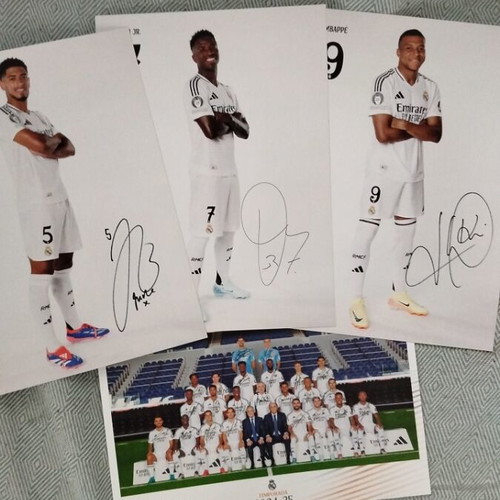 Real Madrid autographs printed, new condition