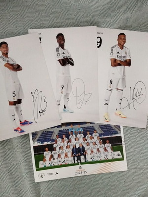 Real Madrid autographs printed, new condition