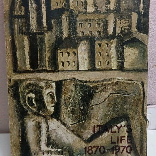 Italy's Life Magazine 1870-1970 like new, English