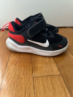 Nike baby shoes like new, very good condition