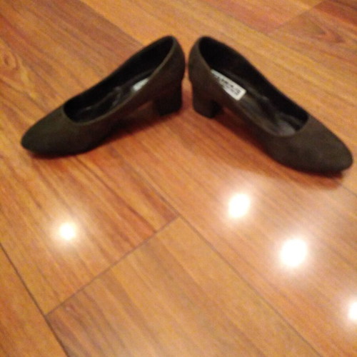 Pumps used khaki castor with low heel size 40