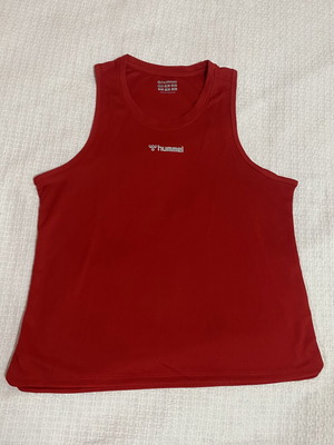 Hummel κόκκινο αθλητικό τοπ σαν καινούργιο, μέγεθος S
