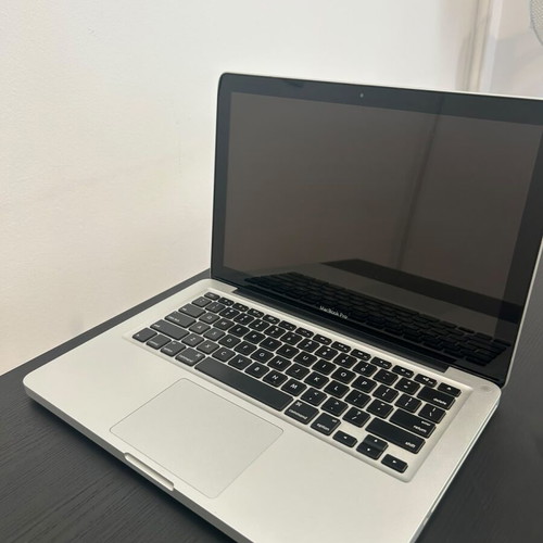 Macbook Pro 13inch 2010 like new