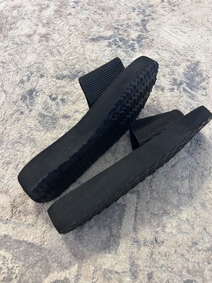 Elastic slippers size 40 new, black, lightweight and comfortable