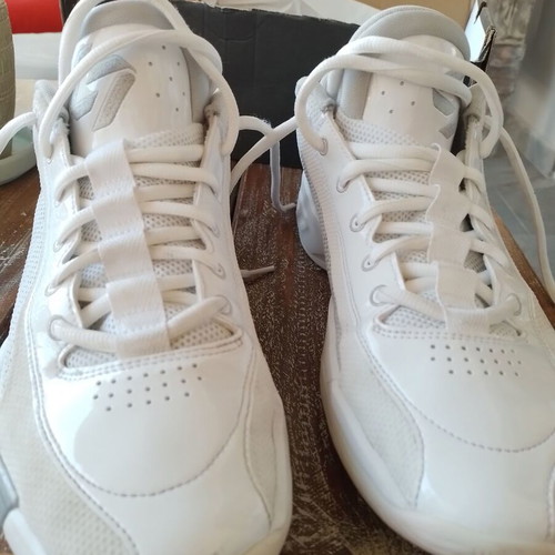 Nike Jordan Luka 77 basketball shoes like new, size 45.5, white