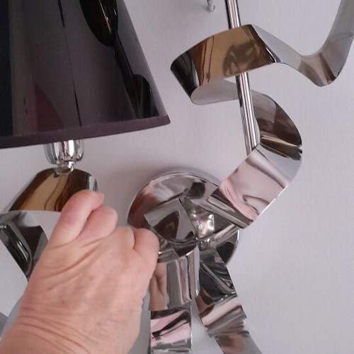 Wall lights like new, set of 2 modern fixtures