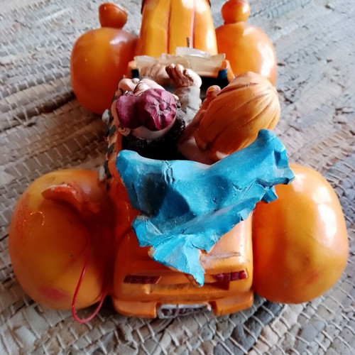Funny ceramic piggy bank like new