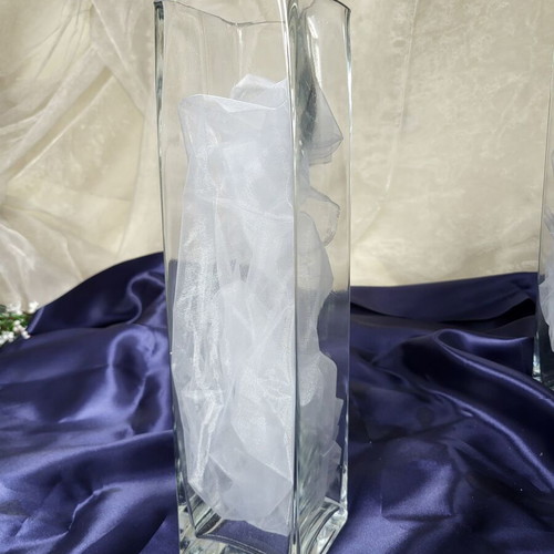 Minimal square vases set like new, clear reinforced glass