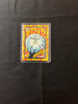 Marvel Topps Chrome Molecule Man 6/39 Human Torch Refractor като нов