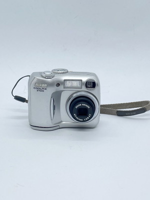 Nikon Coolpix 2100 digital camera