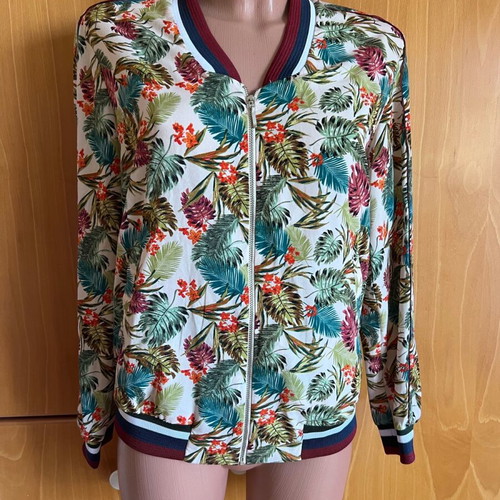 Stradivarius floral summer jacket medium like new, multicolor